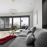 Daire Modern 3bed Sea View @ Barcode