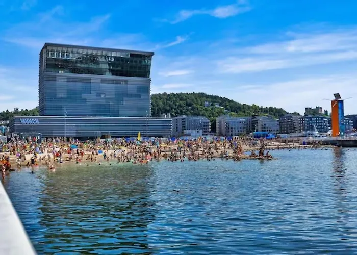 Modern 3bed Sea View @ Barcode