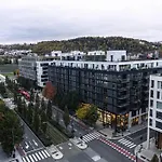 Modern 3bed Sea View @ Barcode