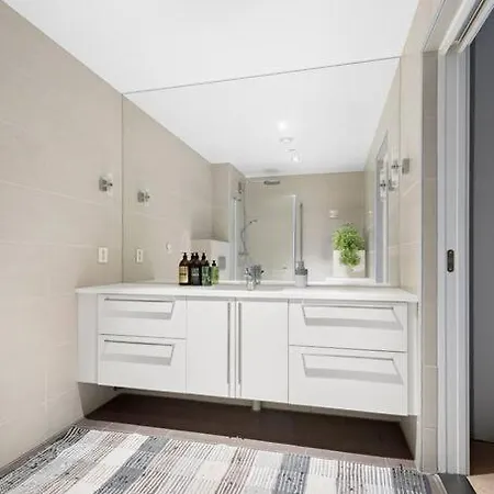 Modern 3bed Sea View @ Barcode *